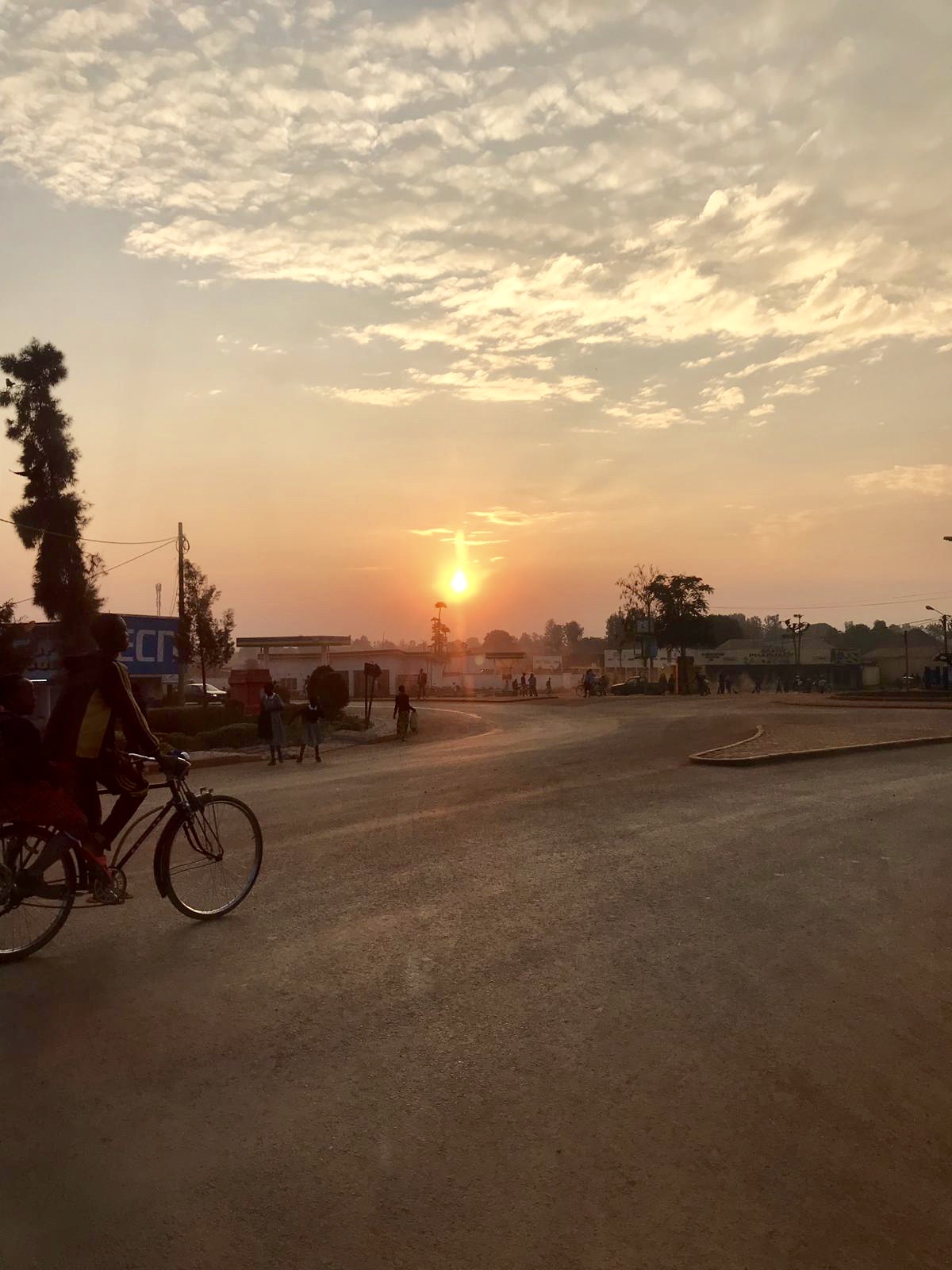 Foto Burundi im Morgengrauen